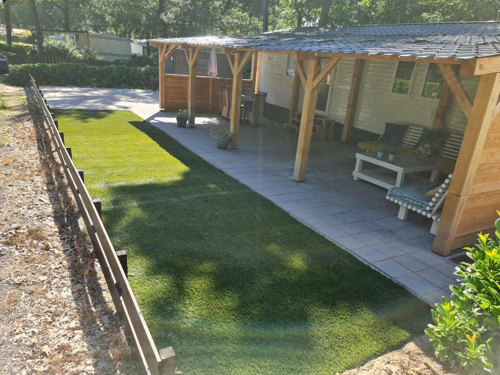 Chalet Casablanca, 80m2 met veel comfort op fantastisch 5-sterren vakantiepark met zwembaden photo 2