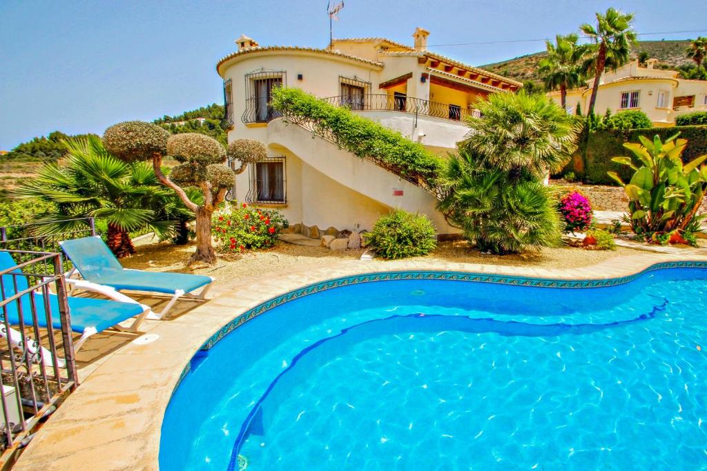 Nessa - well furnished villa with panoramic views in Benitachell photo 2