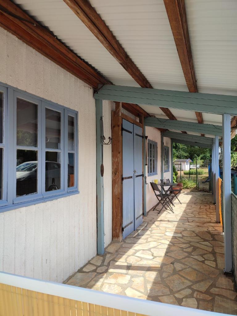 Chalet dans la Foret....Adorable 1 bedroom chalet surrounded by woodland photo 3