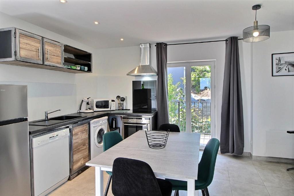 Apt type 3 en Duplex sur EVIAN les Bains vue lac photo 3