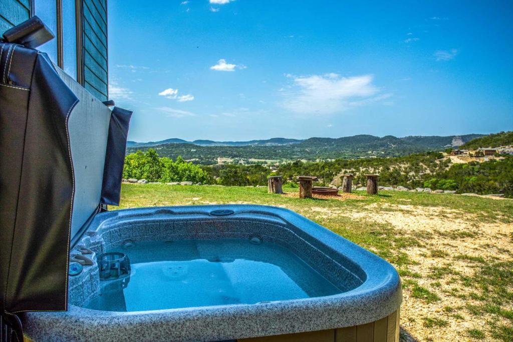 Antler Run Ranch Cabin image