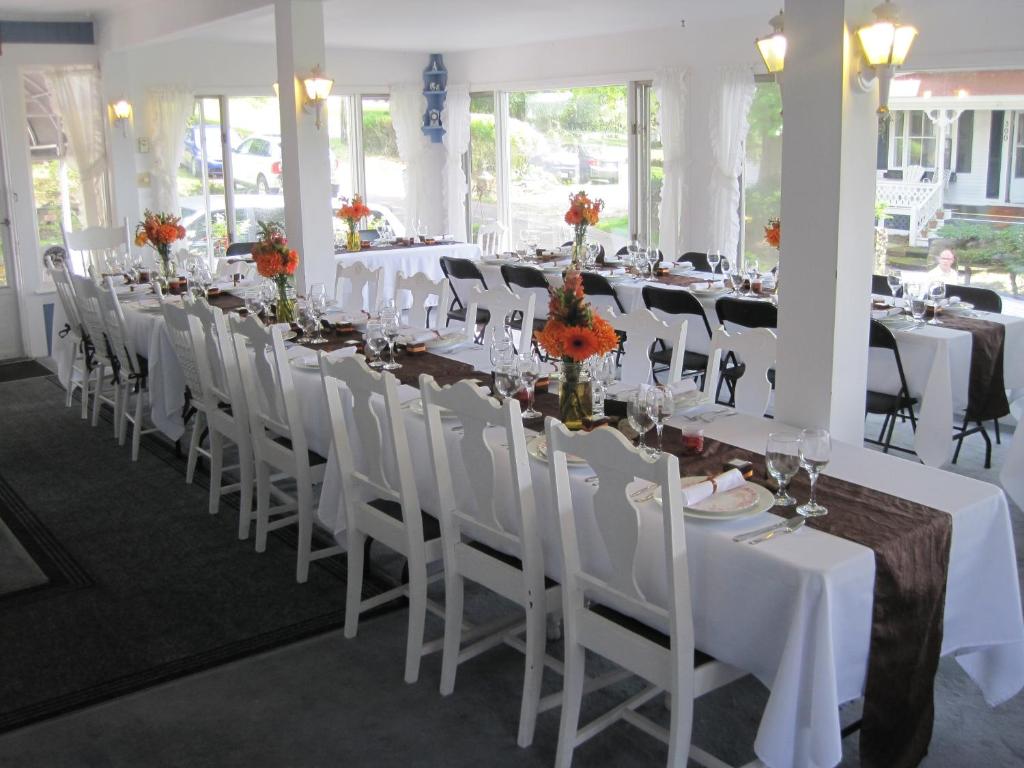 The Olde Village Inn photo 4