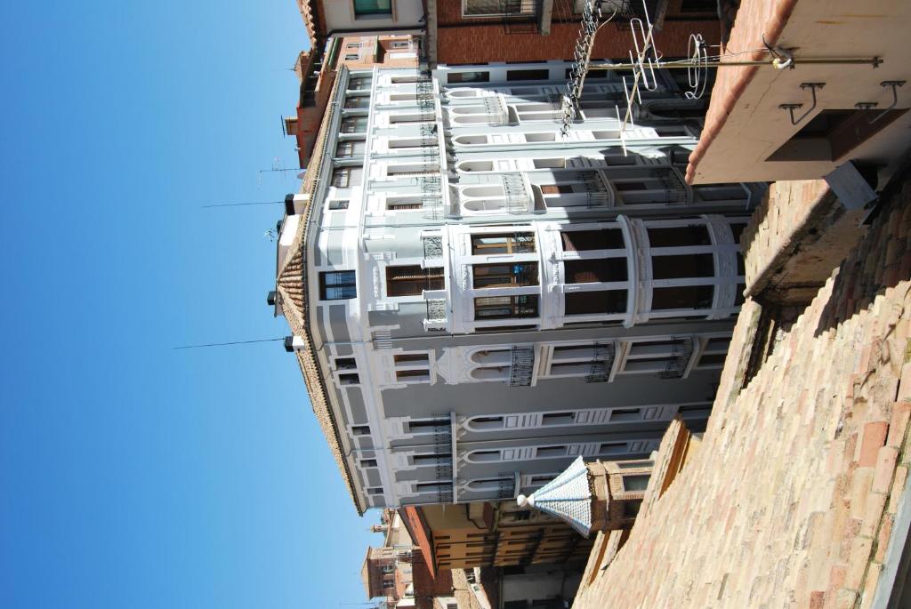 Hotel El Mudayyan - Tap to explore photos