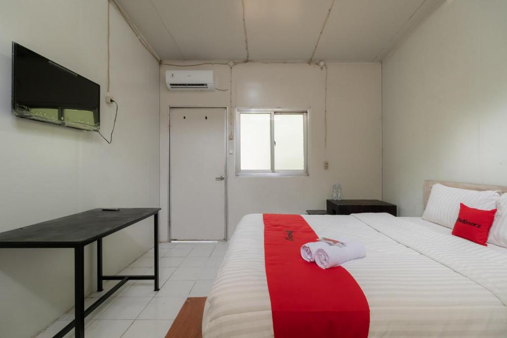 RedDoorz @ Taman Green Legon photo 3