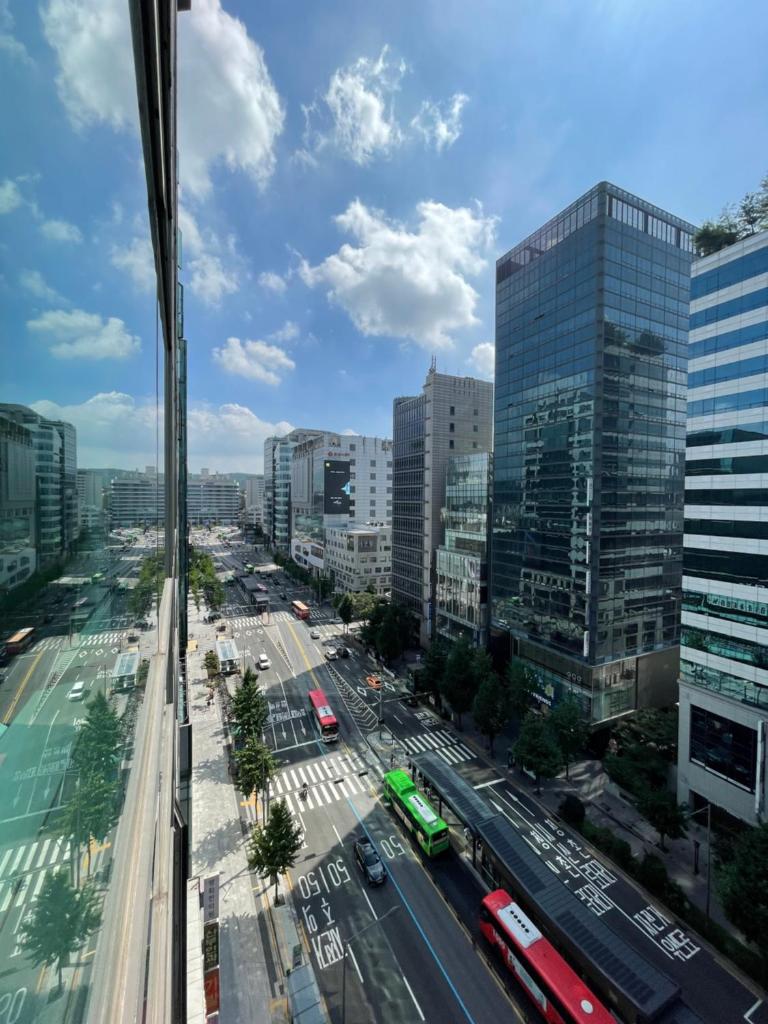 Hongdae Residence 3 - 1min from Hongik Uni station Exit #1 photo 4