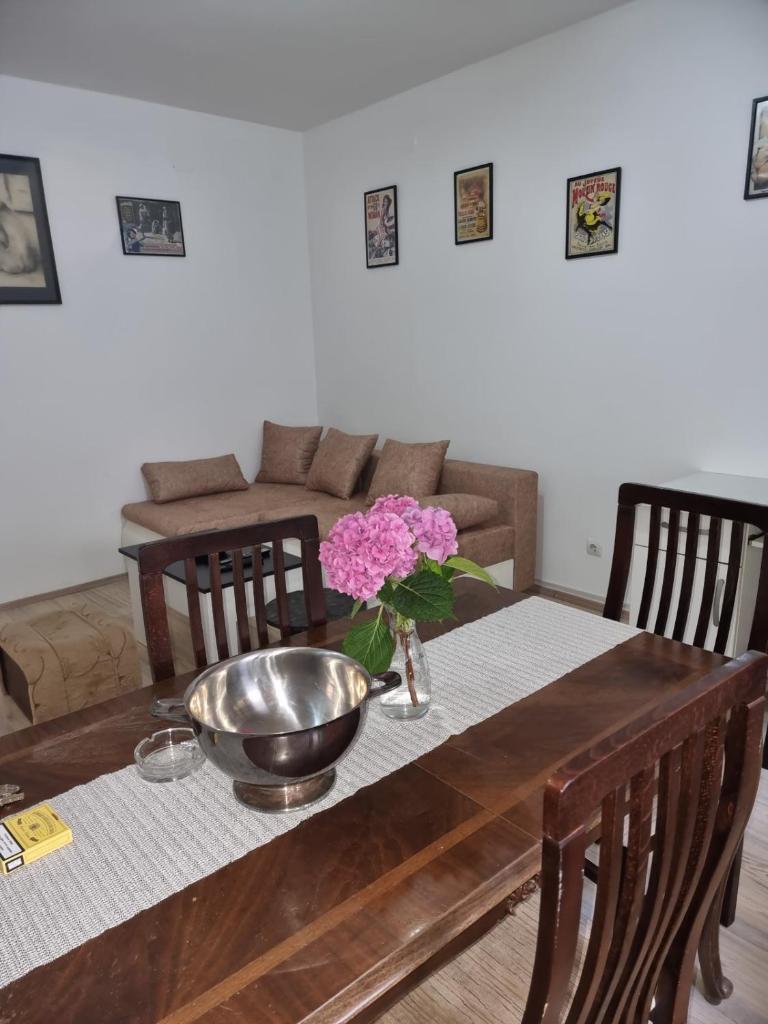 Marakana Apartment-free parking space 2 photo 1