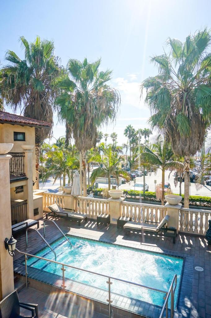 Balboa Inn, On the Beach image