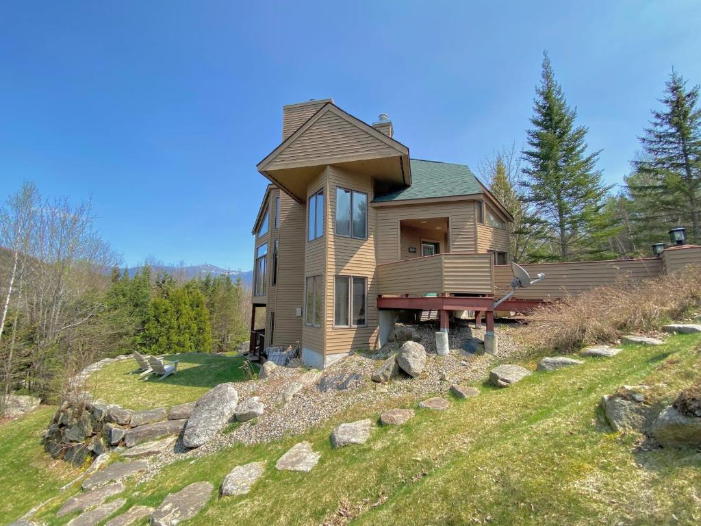 C3 Crawford Ridge Townhome with Mt Washington views - just a short walk from ski lodge and slopes image