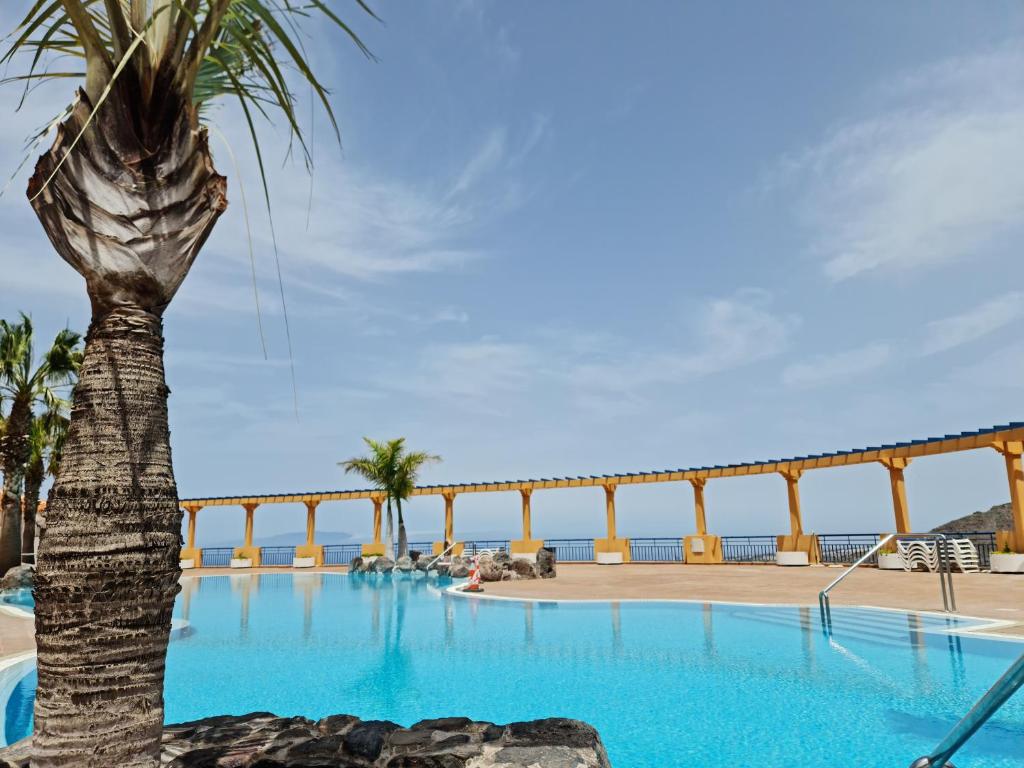 Cozy 2 Bedroom Apartment in Costa Adeje photo 3