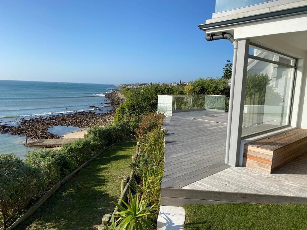 Luxury Beach House photo 1