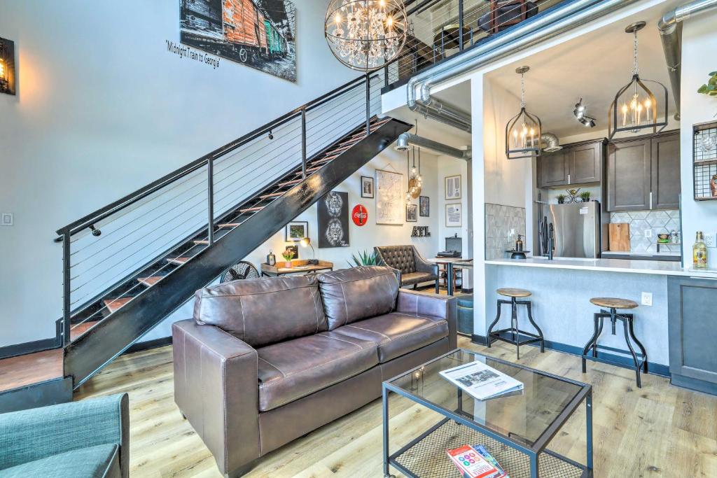 Central Atlantic Station Loft in Walkable Location - Tap to explore photos