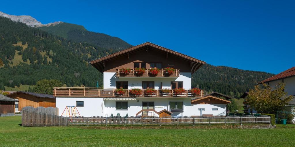 Haus Enzian photo 1
