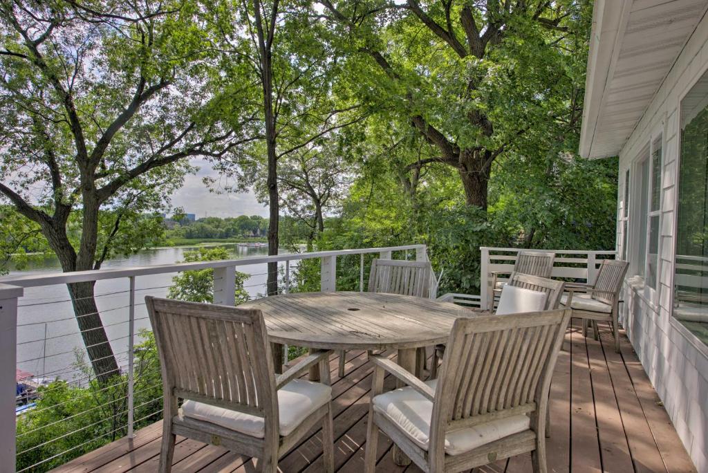 Cozy Plymouth Cottage with Medicine Lake View! photo 1