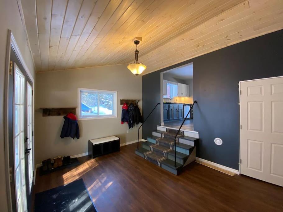 Dream vacation cottage for all seasons 4 bdr/2bath photo 3