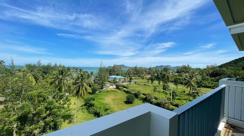 The Sea Condominium SeaView photo 2