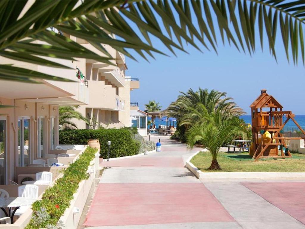 Apartment for 3 persons, with swimming pool, near the beach photo 4