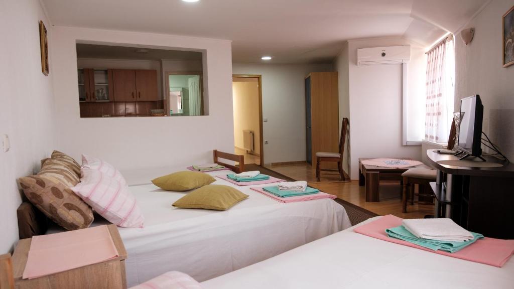 Guesthouse "INES" photo 2