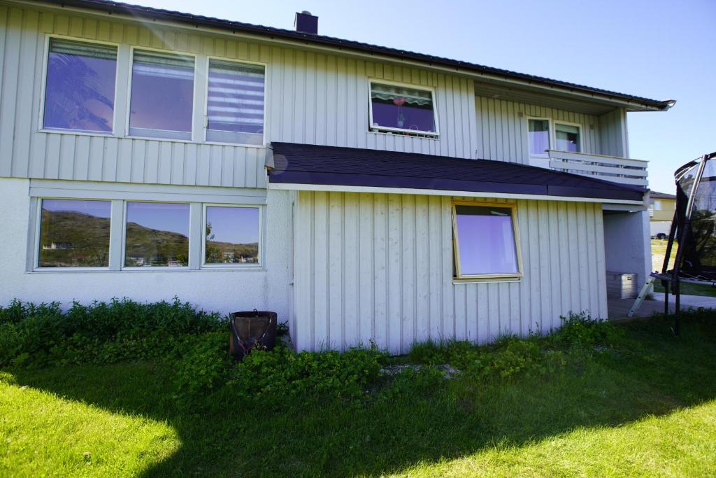 Havøysund house with a beautiful view photo 3