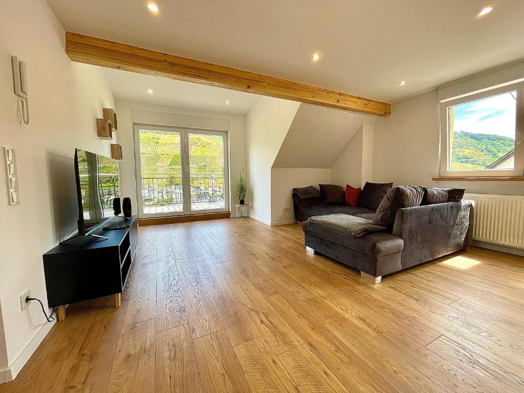 Sky Apartment, Blick zur Mosel, großer Balkon, Kaffeemaschine, Smart TV photo 2