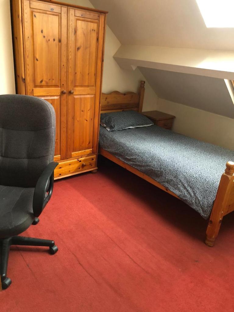 5/6 Bed House Barnsley Centre photo 3