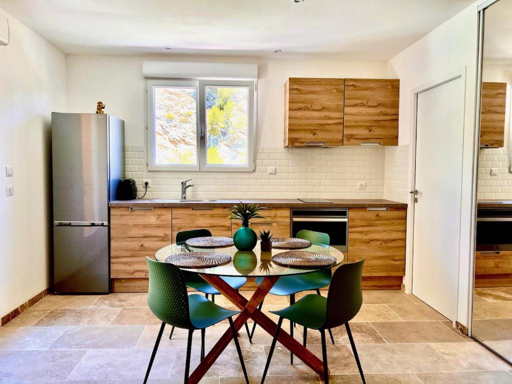 Studio with Garden - Pauseto West 4 - 2 min from Beach photo 3
