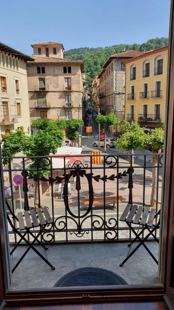 EL MUSSOL DE LA VILA Camprodon, balconets amb vistes a la plaça photo 4