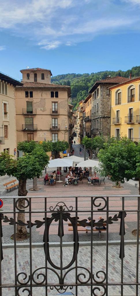 EL MUSSOL DE LA VILA Camprodon, balconets amb vistes a la plaça photo 2