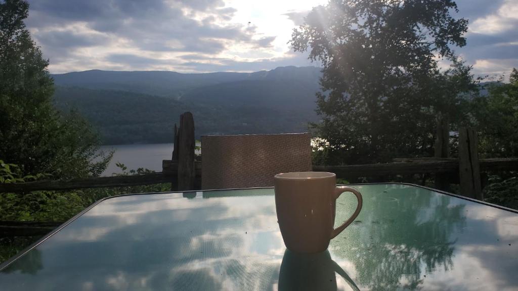 Beautiful suite with superb mountain view. photo 3