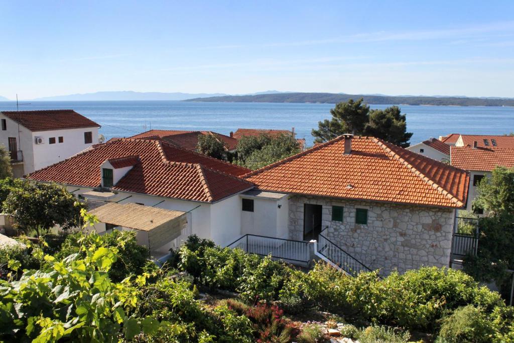 Apartments and rooms with parking space Zavala, Hvar - 128 photo 1