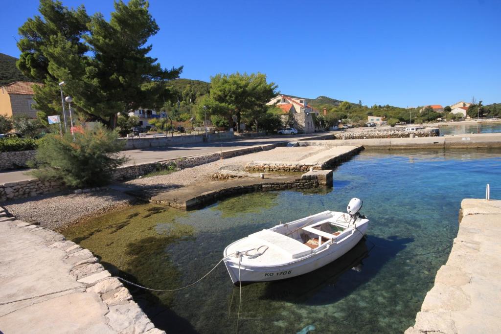 Seaside apartments with a swimming pool Kneza, Korcula - 9269 photo 4