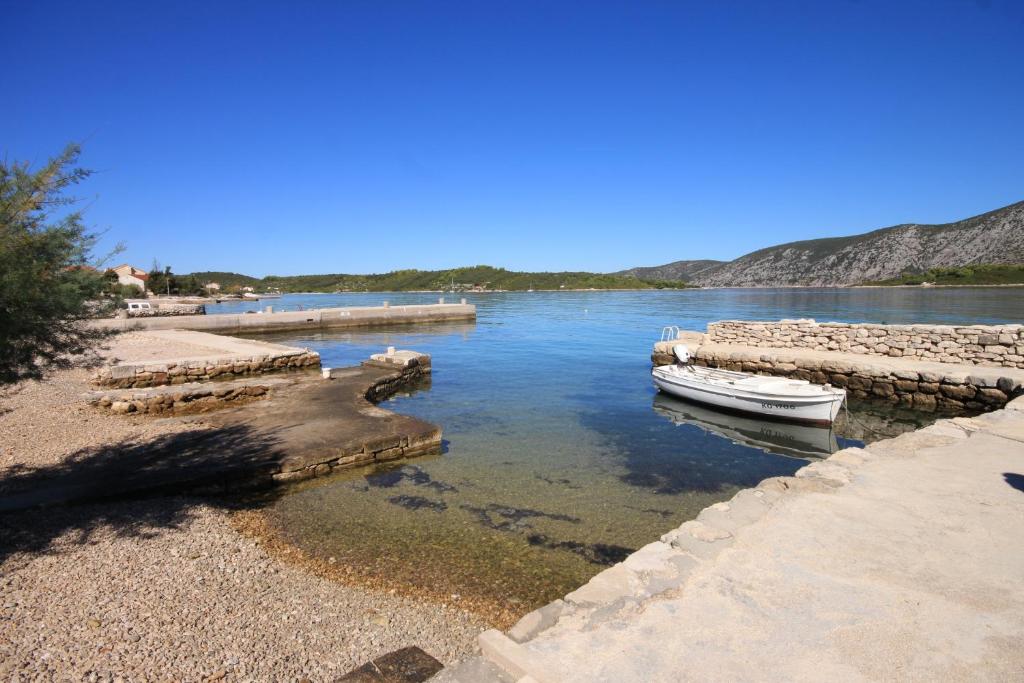 Seaside apartments with a swimming pool Kneza, Korcula - 9269 photo 3