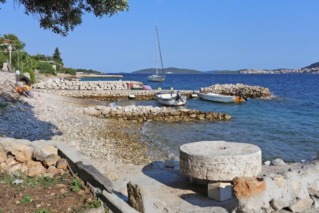 Family friendly apartments with a swimming pool Kuciste - Perna, Peljesac - 10143 photo 3