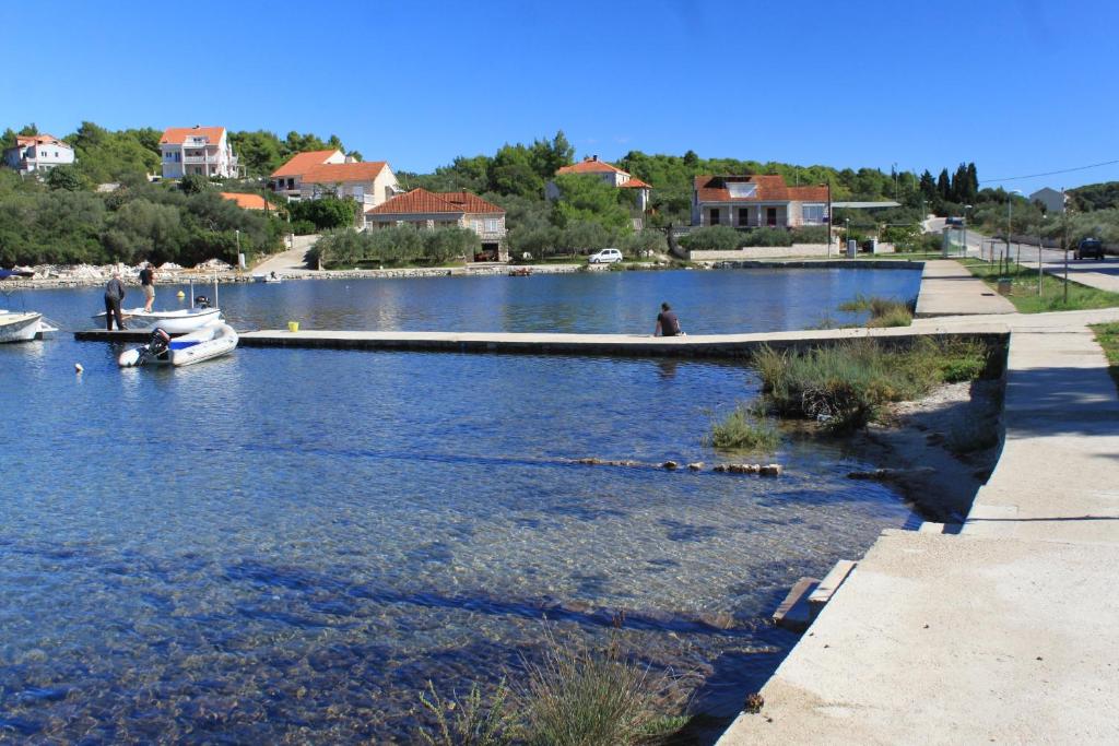 Seaside apartments with a swimming pool Lumbarda, Korcula - 4385 photo 2