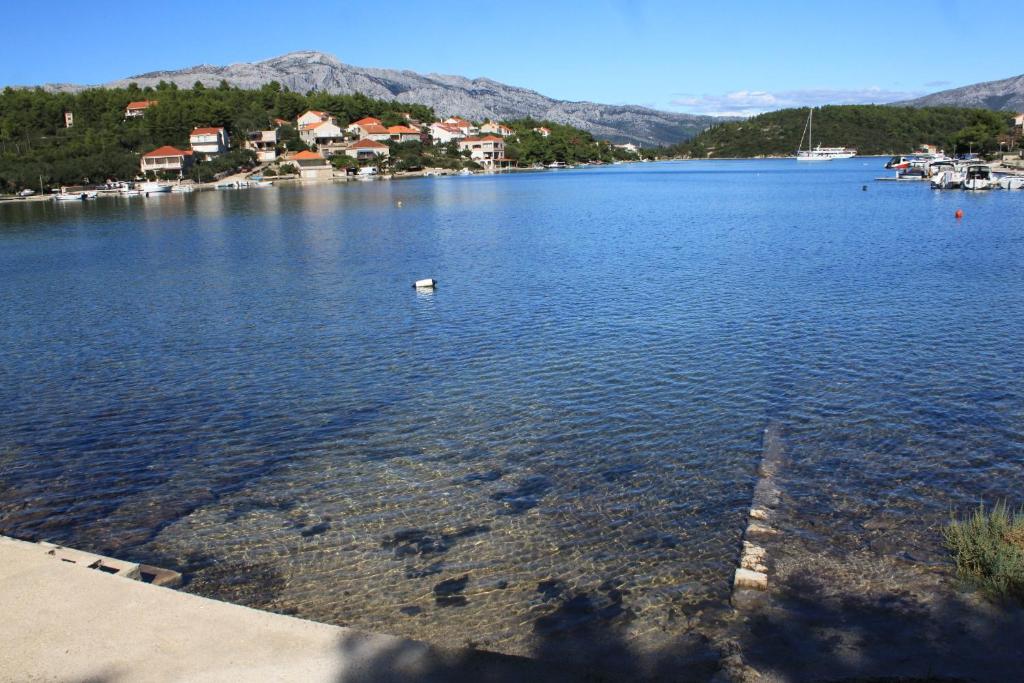 Seaside apartments with a swimming pool Lumbarda, Korcula - 4385 photo 4