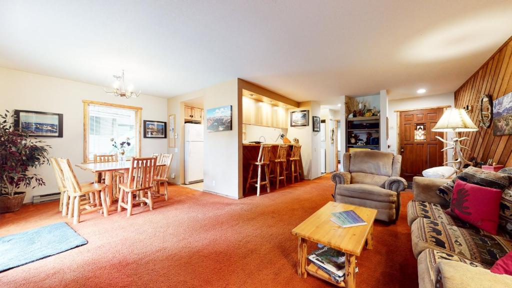 Snowcreek 253 Apartment photo 3