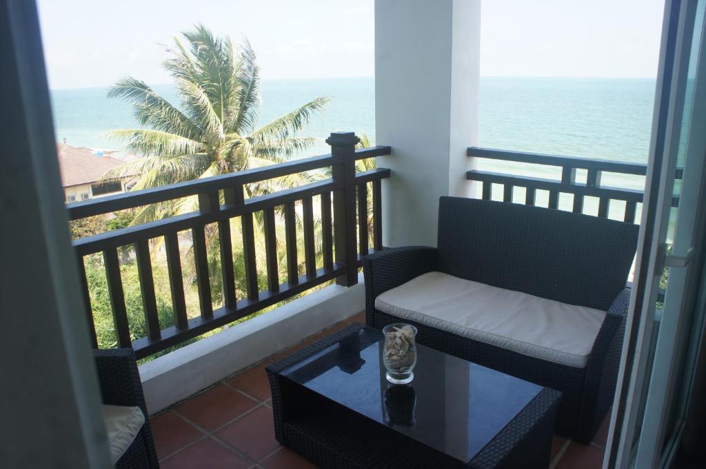 2-Bedroom Khanom Beach Ocean Front Condo photo 1