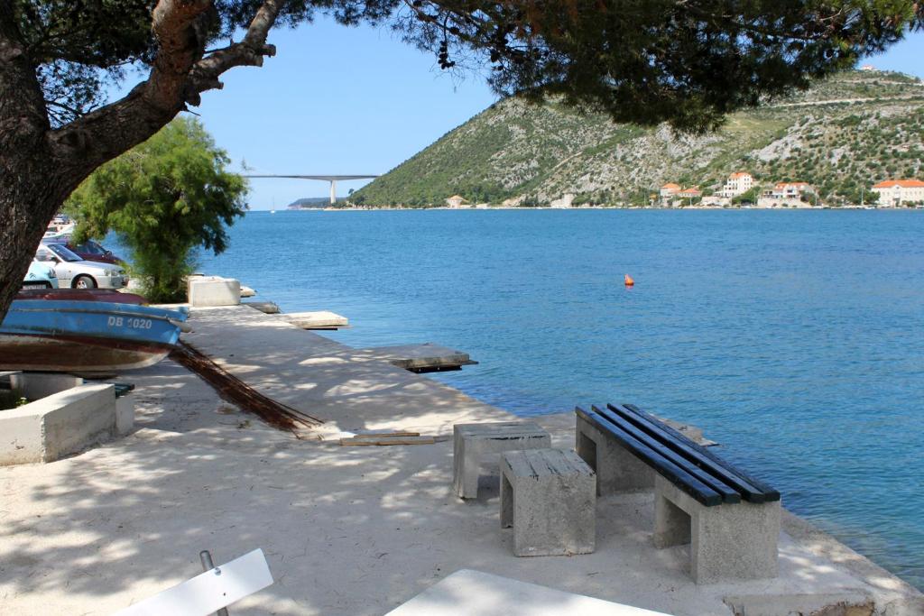 Family friendly apartments with a swimming pool Sustjepan, Dubrovnik - 17308 photo 1