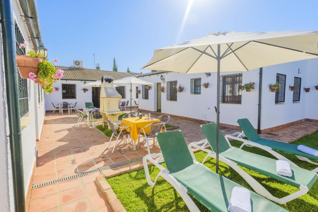 10 bedrooms villa with indoor pool furnished terrace and wifi at Rivero de Posadas photo 1
