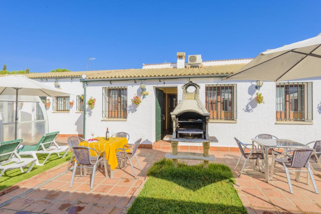 10 bedrooms villa with indoor pool furnished terrace and wifi at Rivero de Posadas photo 2