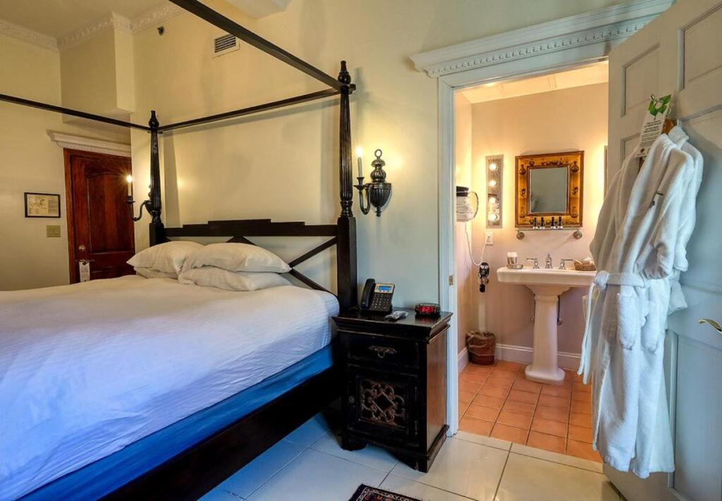 Wedmore Place photo 4