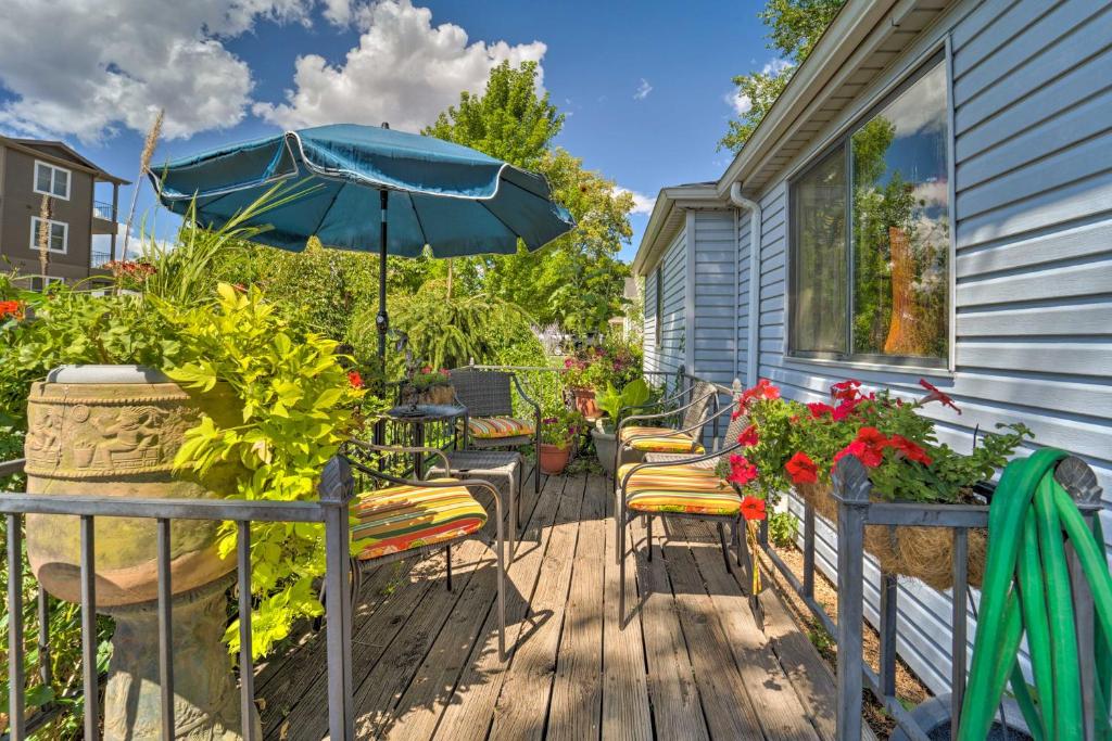 Lovely Bungalow, Walk to Olde Town Arvada! photo 1