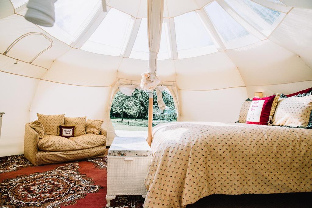 Appleblossom Yurt photo 4