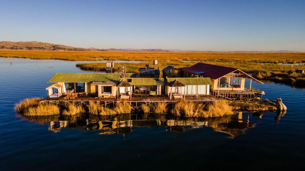 UROS TITICACA LODGE Puno Peru