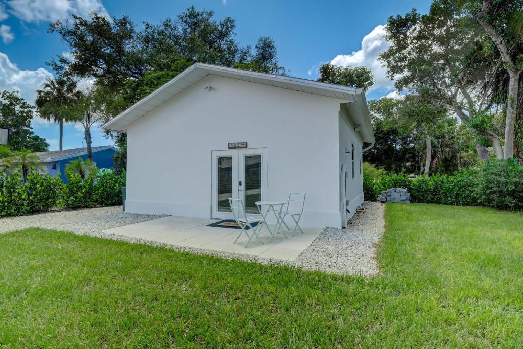 Guest House In a Downtown Bonita Springs Compound photo 4