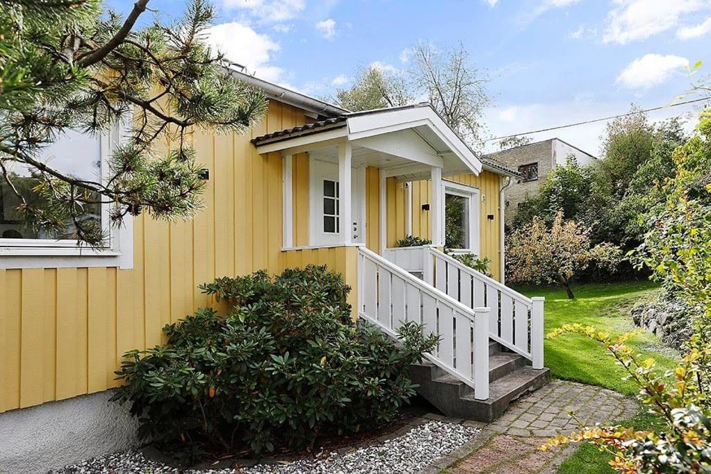 Family House w/Free Wifi, Netflix & Free Parking photo 3