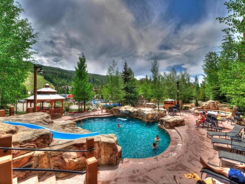 Beautiful 1 Bedroom Mountain Condo in River Run Village With Hot Tub Access and Walking Distance to the Gondola image