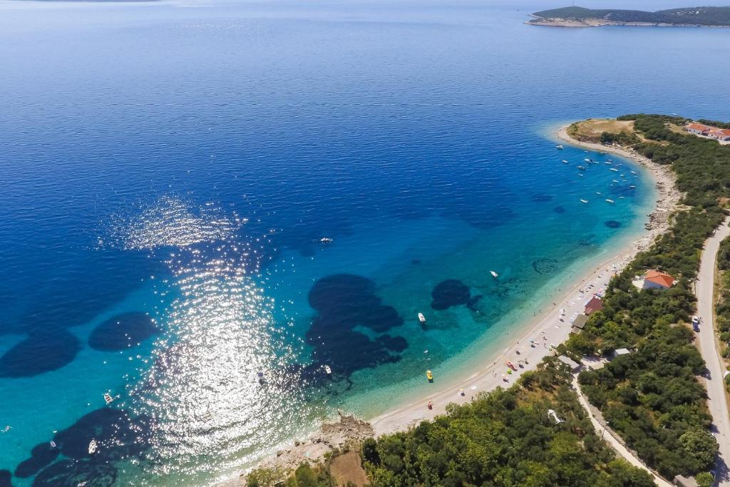 Seaside holiday house Miholascica, Cres - 8073 photo 1