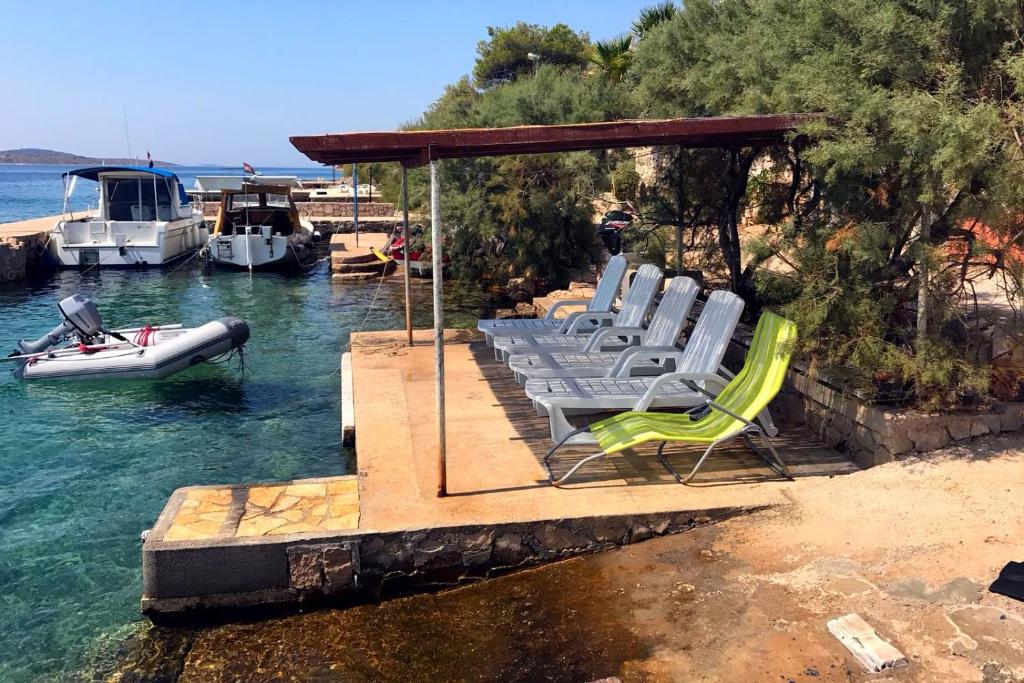 Apartments by the sea Kaprije - 15567 photo 3