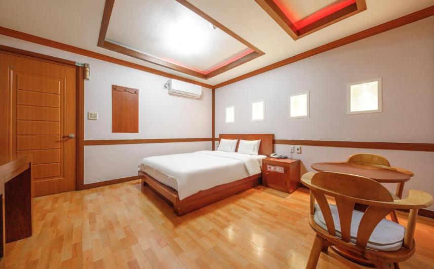 Utopia Hotel photo 3