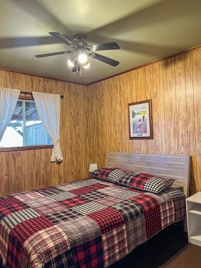 Ahmic Lake Resort Cottages, Camping, RV Sites photo 4